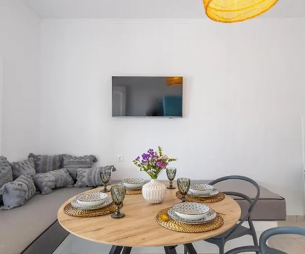 Blackrock Aparthotel 4*