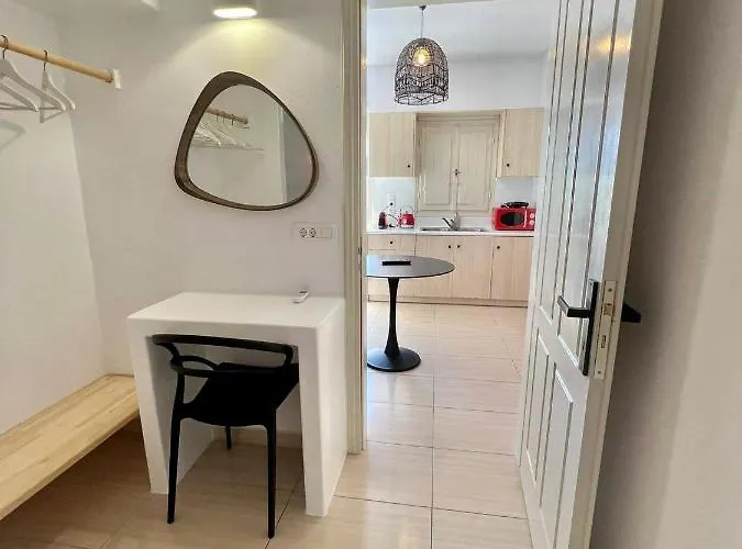 Blackrock Aparthotel 4*