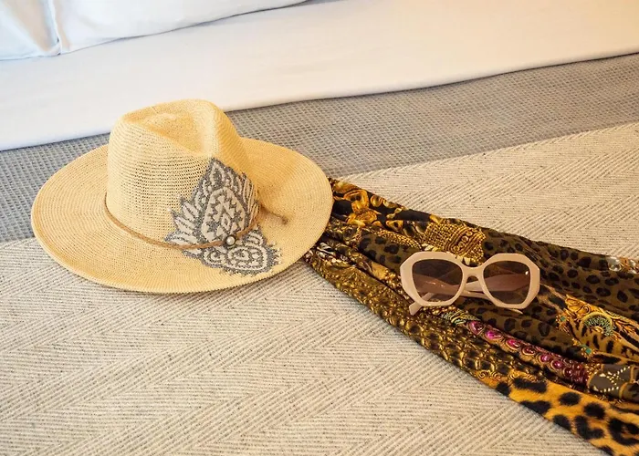 Blackrock Aparthotel