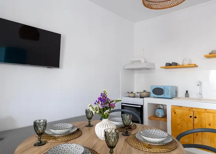 Blackrock Aparthotel Karterados (Santorini)