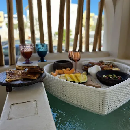 Blackrock Aparthotel 4*