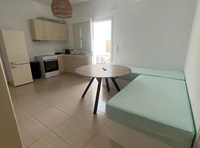 Blackrock Aparthotel Karterados (Santorini)